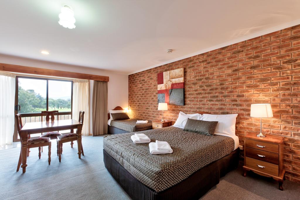 Hume Country Motor Inn