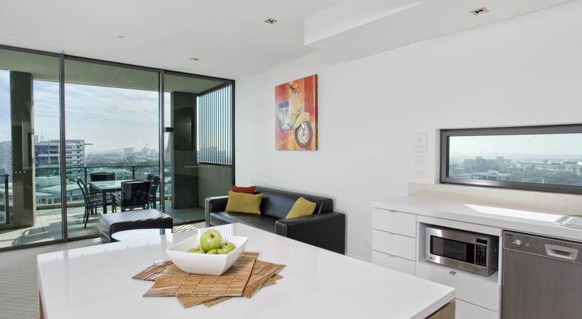 Quattro on Astor Apartments Brisbane by Restt