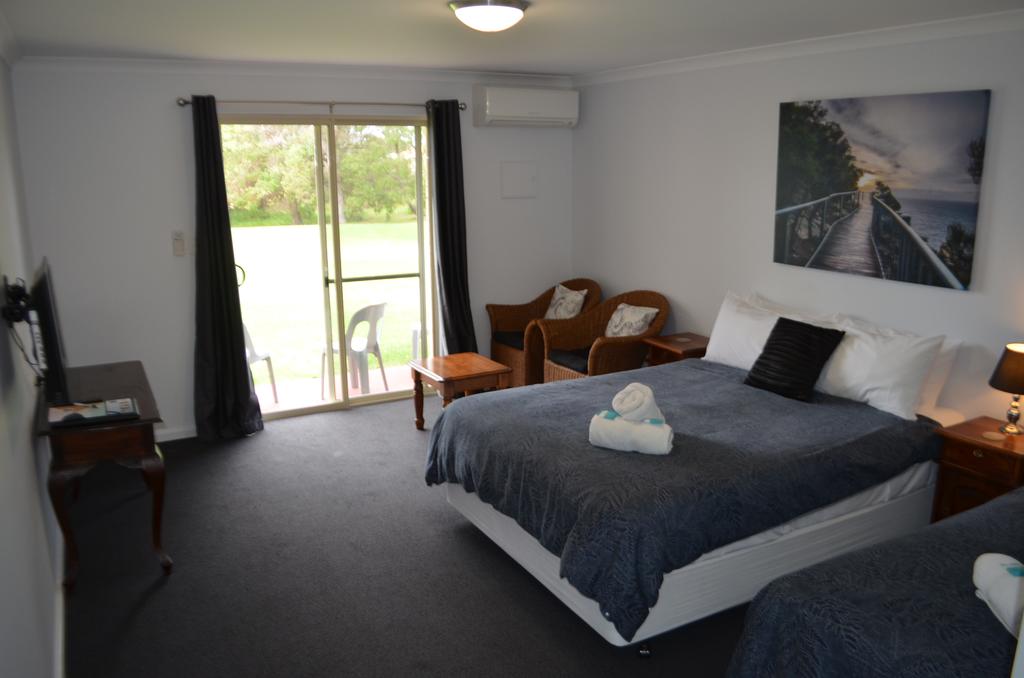 Harbourside Motel