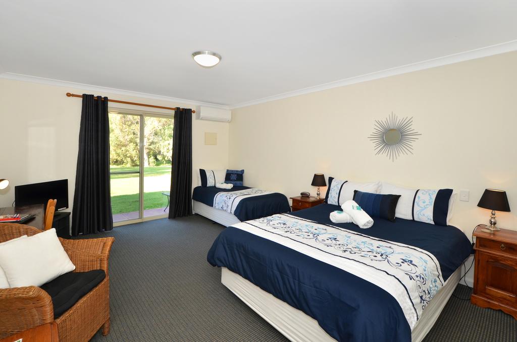 Harbourside Motel