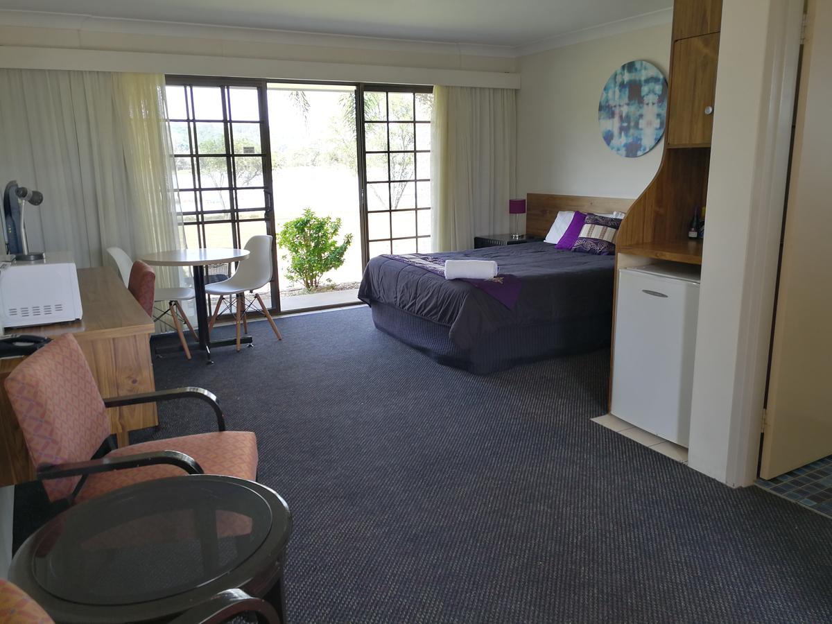 Lakeside Lodge Motel