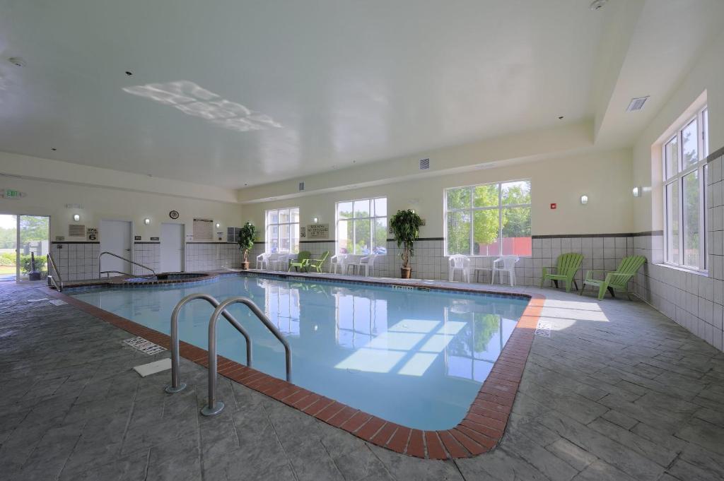 Country Inn & Suites by Radisson, Savannah Airport, GA