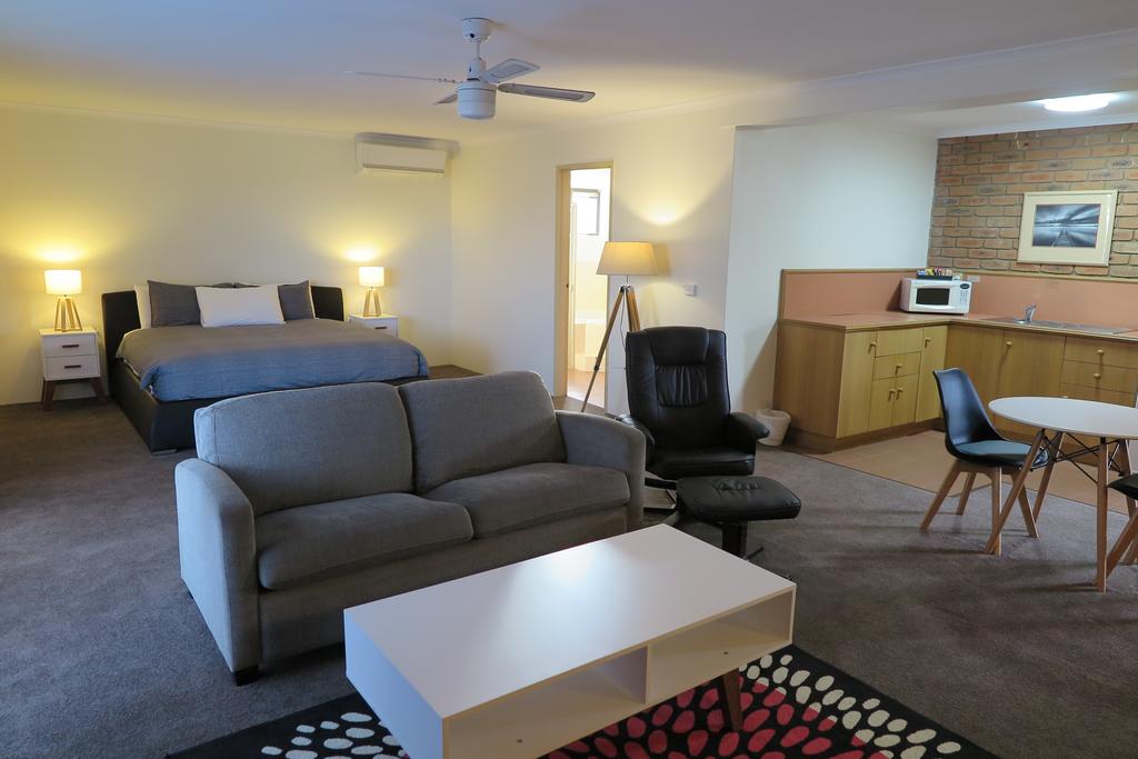 Summerhill Motor Inn - Adult Only