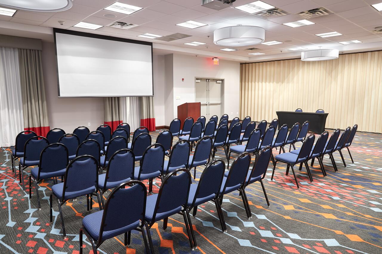 Holiday Inn Hotel & Suites Stockbridge/atlanta I 75