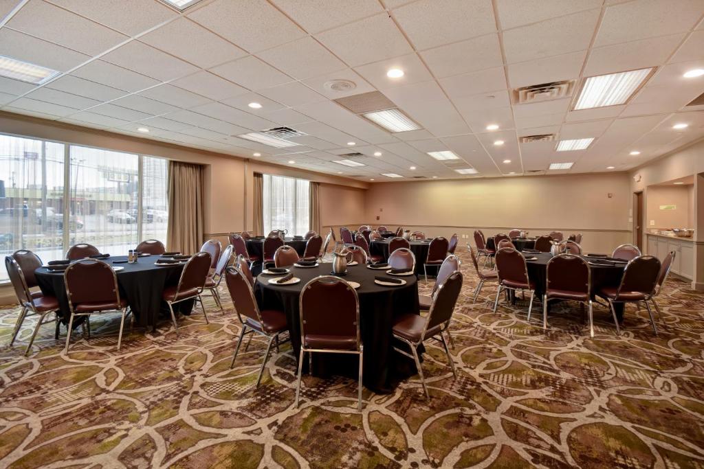 Holiday Inn Cincinnati-Riverfront