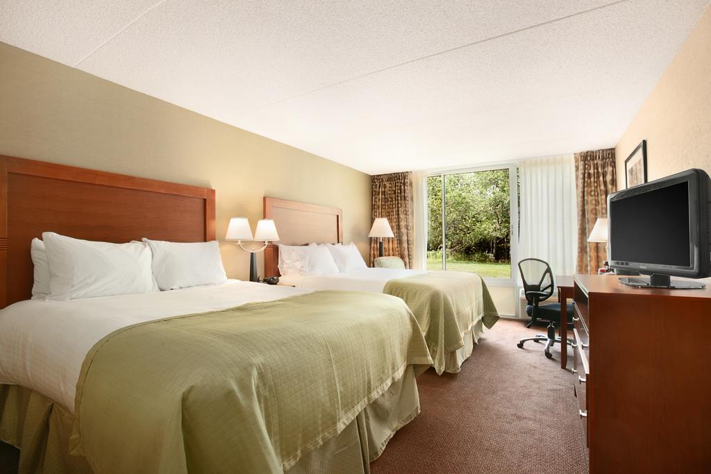 Ramada Ellsworth