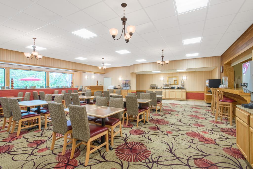 Ramada Ellsworth