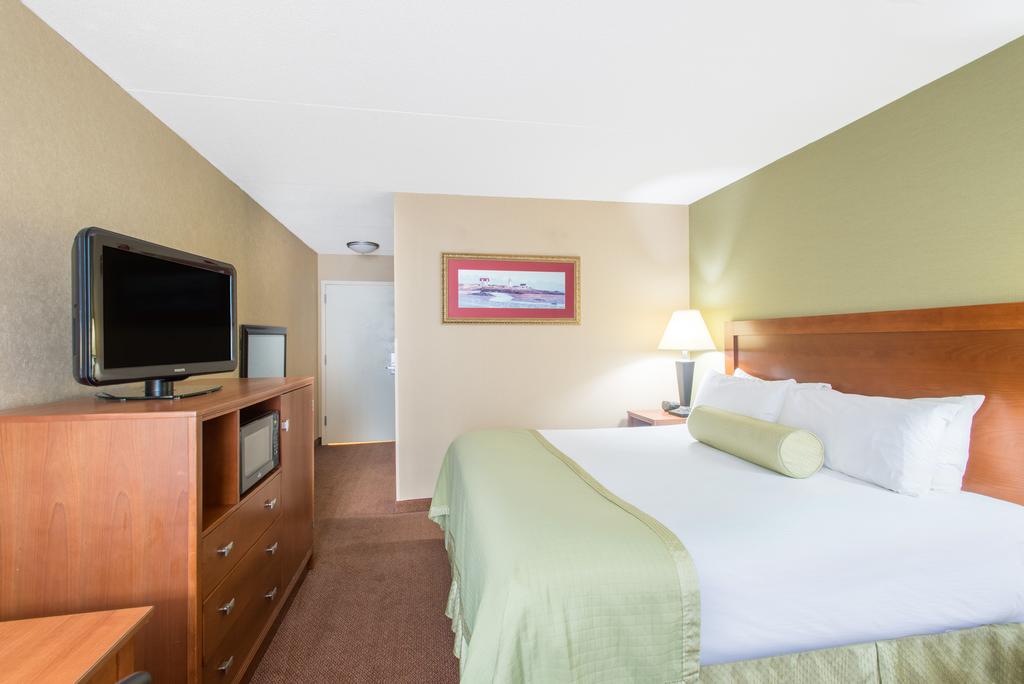 Ramada Ellsworth