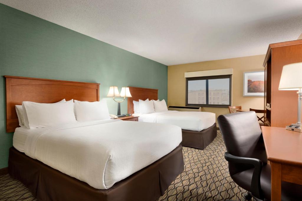 Holiday Inn & Suites Duluth Downtown