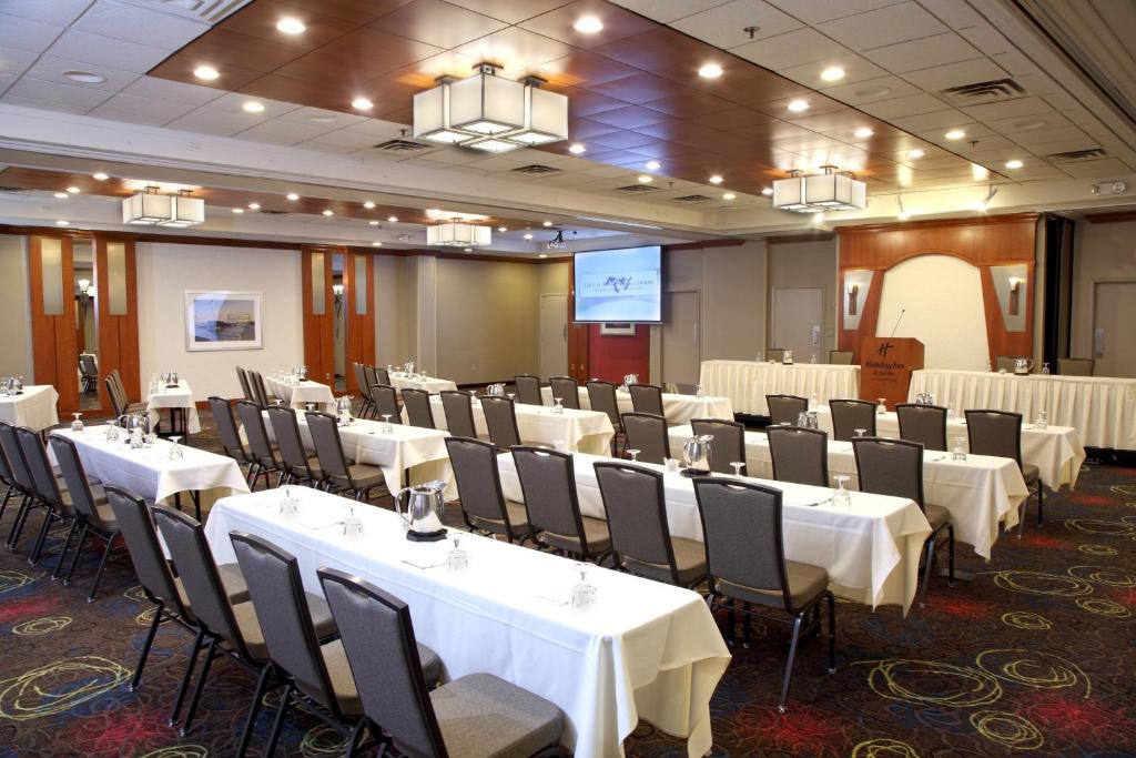 Holiday Inn & Suites Duluth Downtown