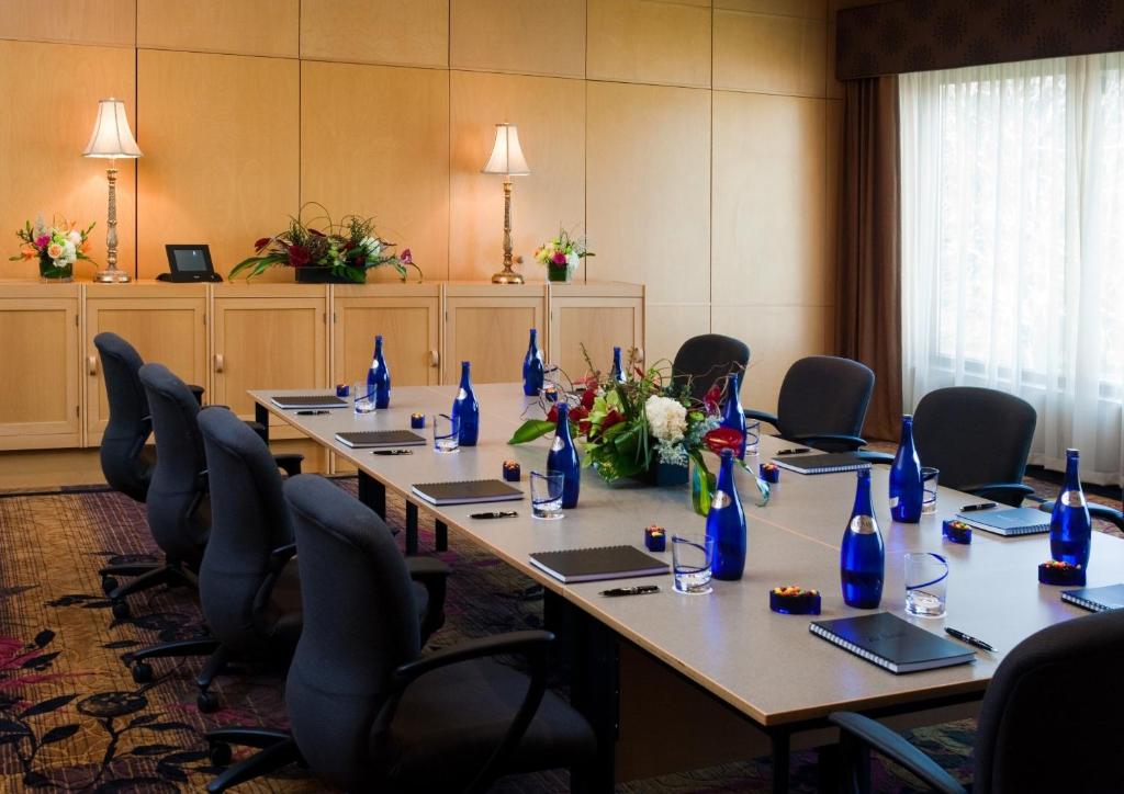 Crowne Plaza Minneapolis West