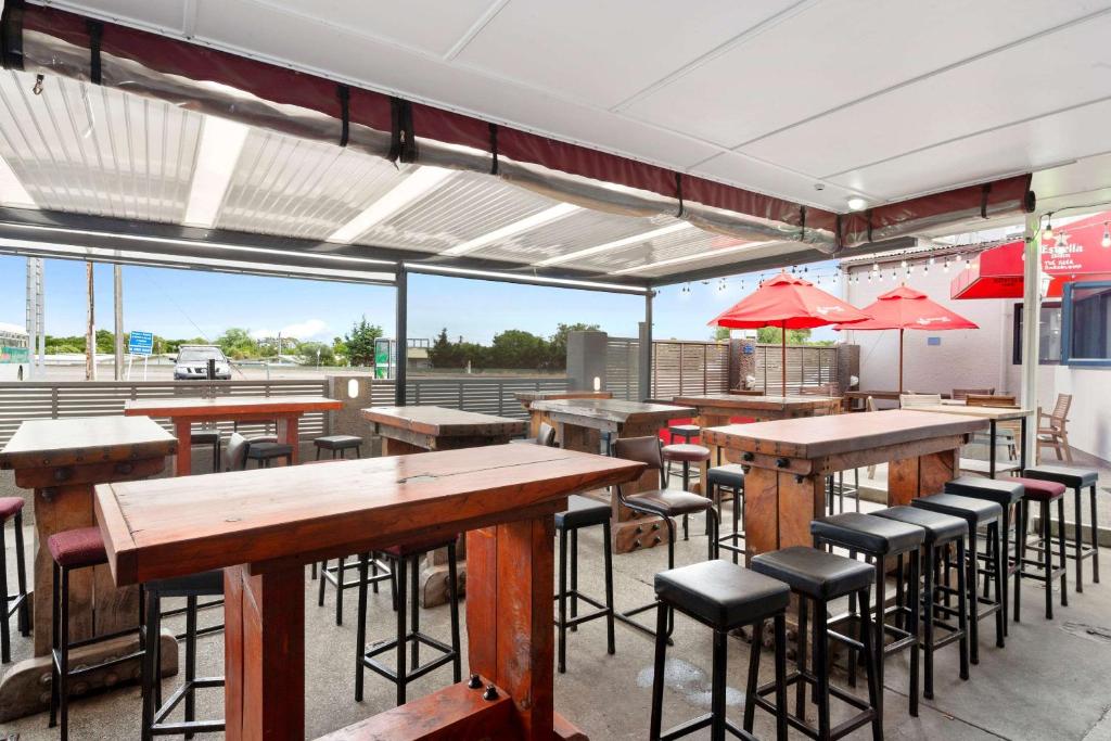 Comfort Inn Westshore Beach (Formerly Econo)