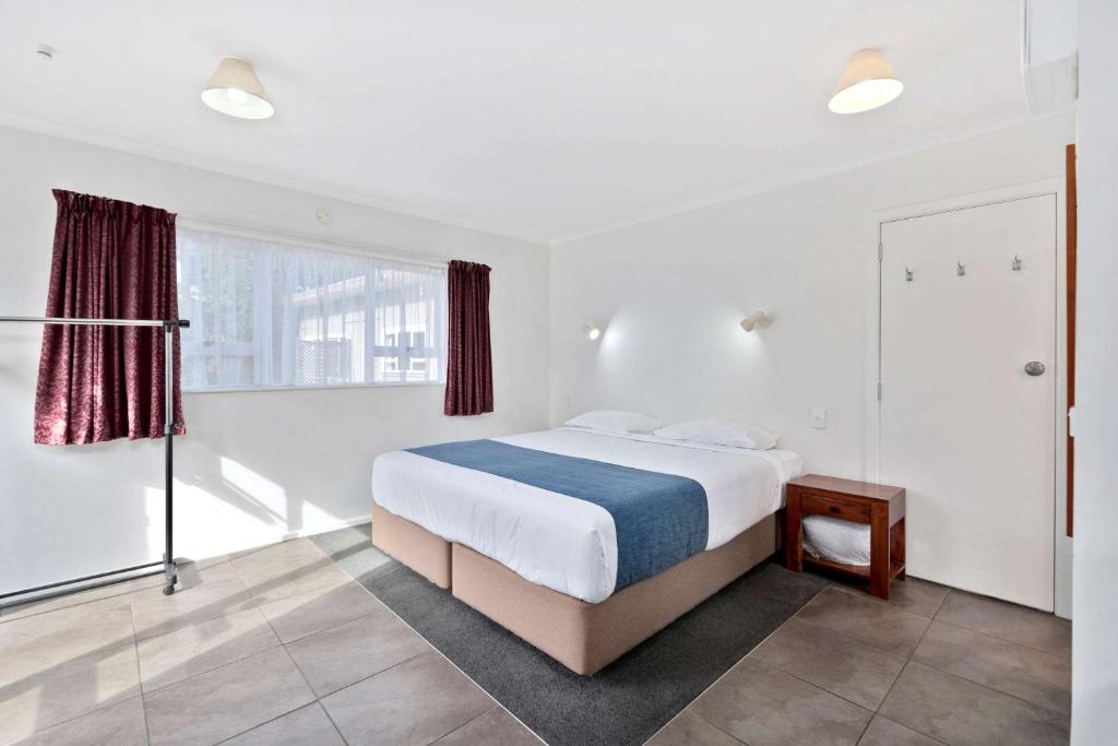 Comfort Inn Westshore Beach (Formerly Econo)