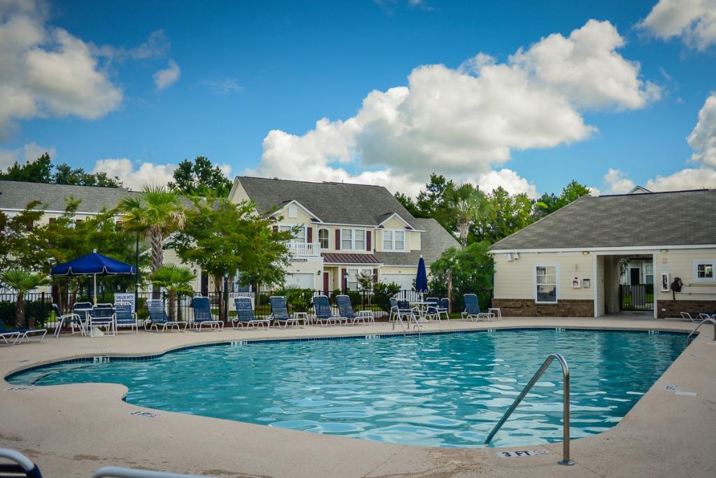 Barefoot Resort & Yacht Club