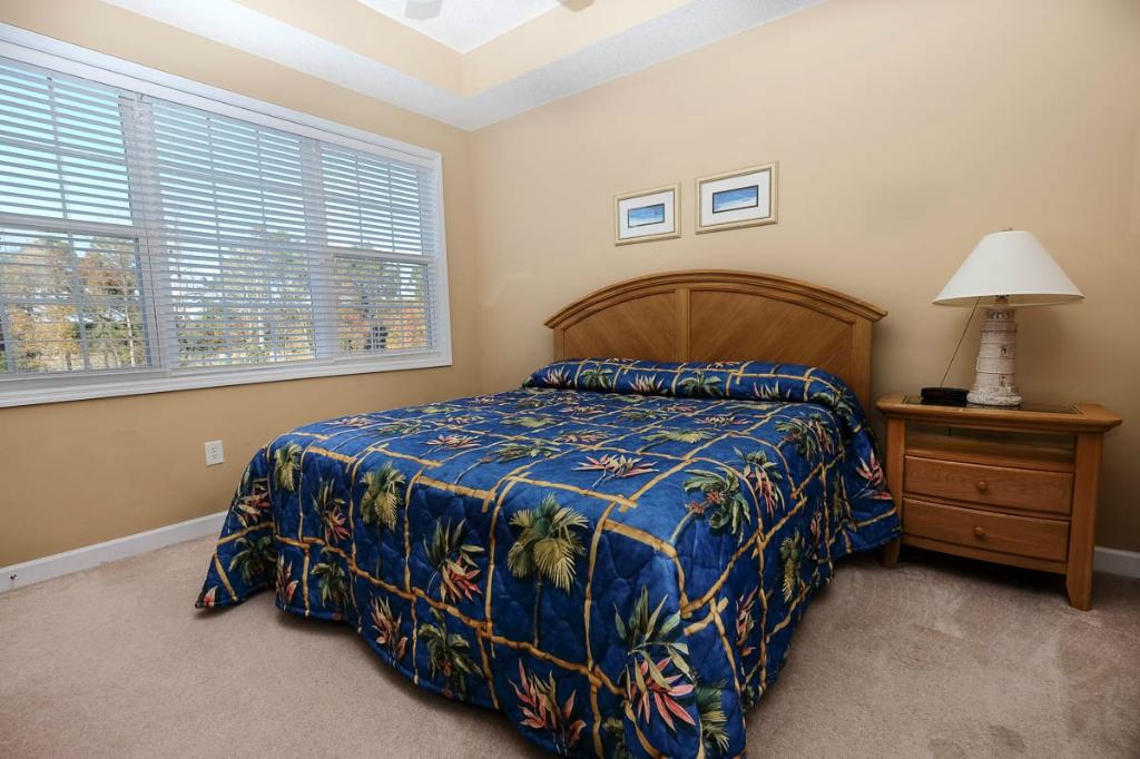 Barefoot Resort & Yacht Club