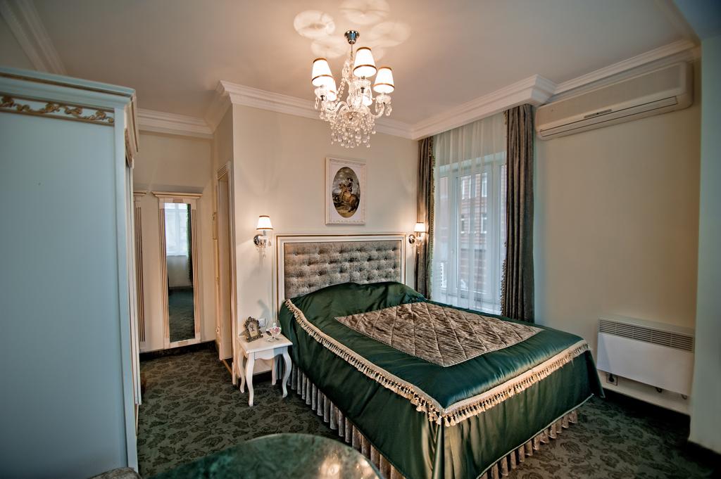 Royal City Hotel