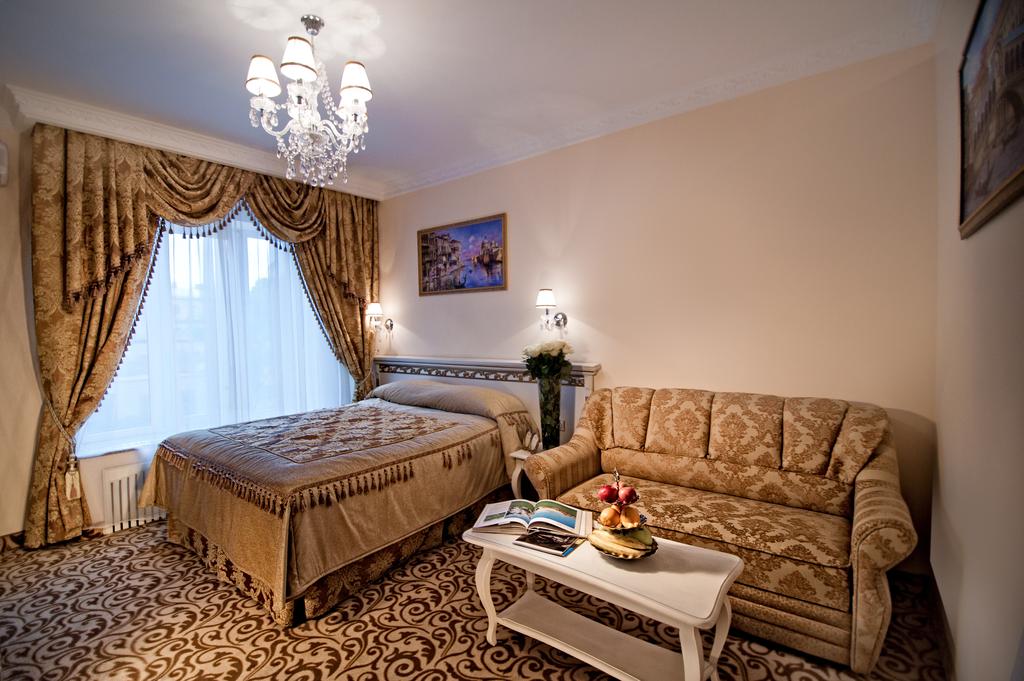 Royal City Hotel