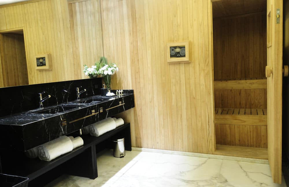1828 Smart Hotel
