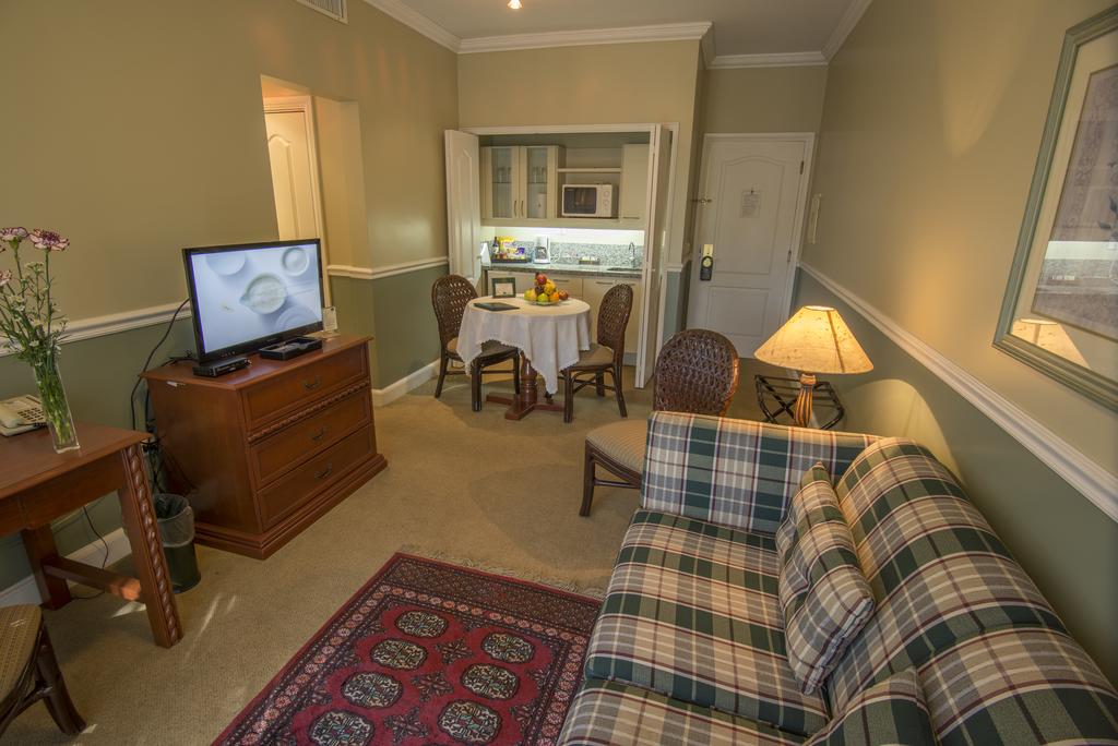 Villa Morra Suites