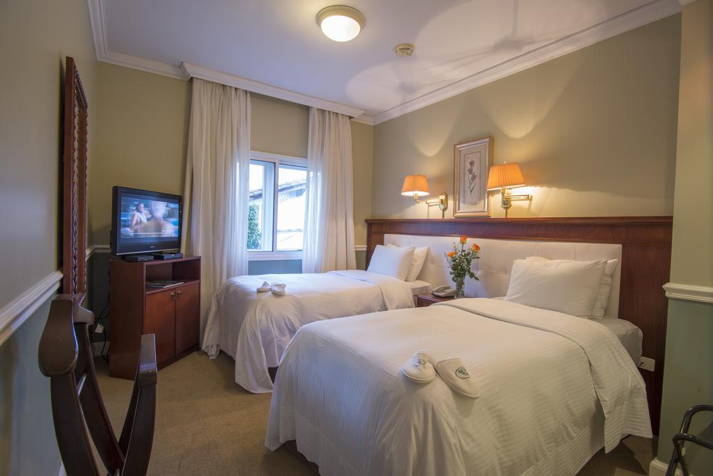 Villa Morra Suites