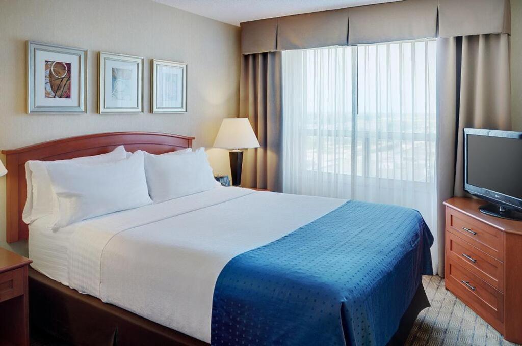 Holiday Inn Hotel & Suites Ottawa Kanata