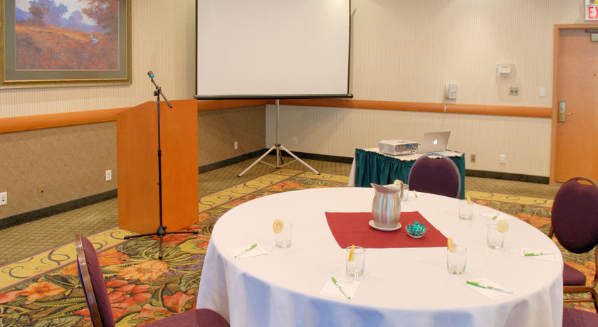 Holiday Inn & Suites North Vancouver