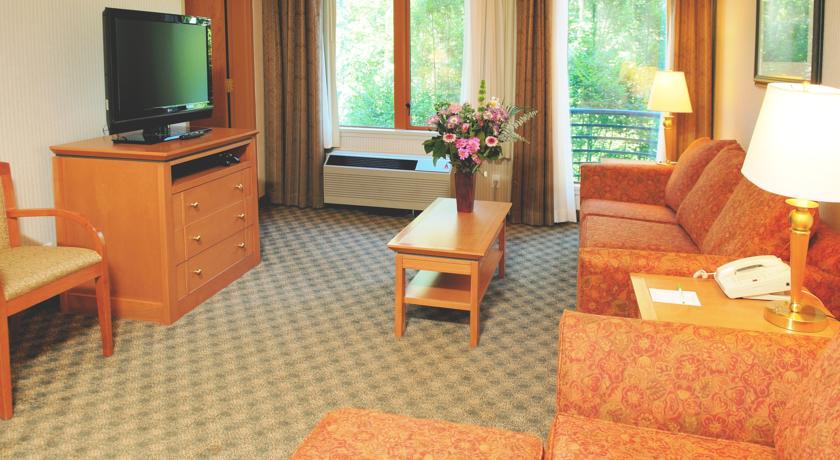 Holiday Inn & Suites North Vancouver