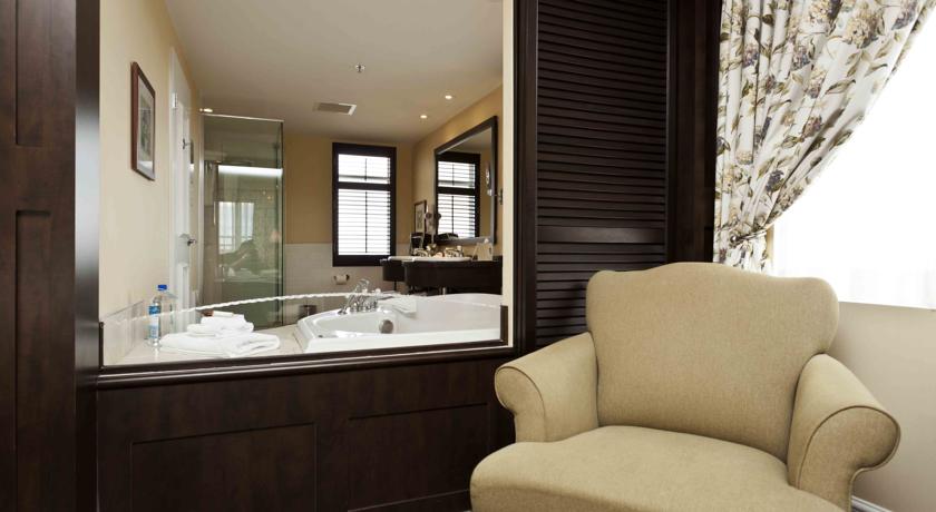 Le St-Martin Hotel & Suites Laval