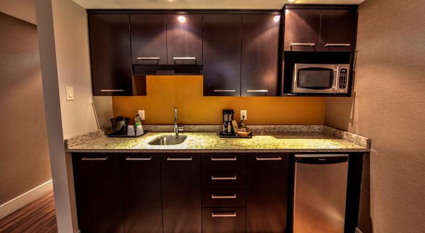 Best Western Montreal Aeroport - Airport Hotel