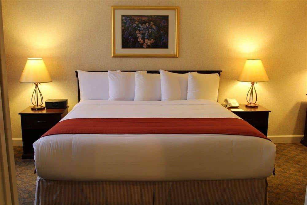 Chase Suite Hotel Brea
