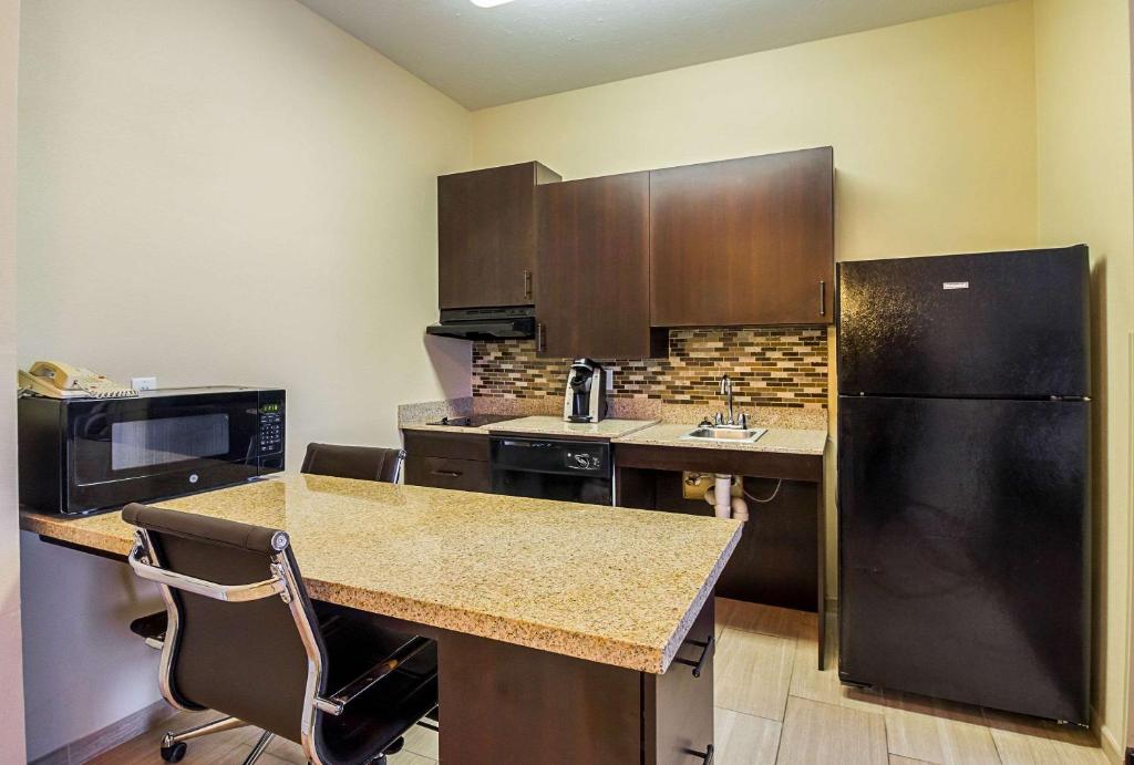 Mainstay Suites Fargo