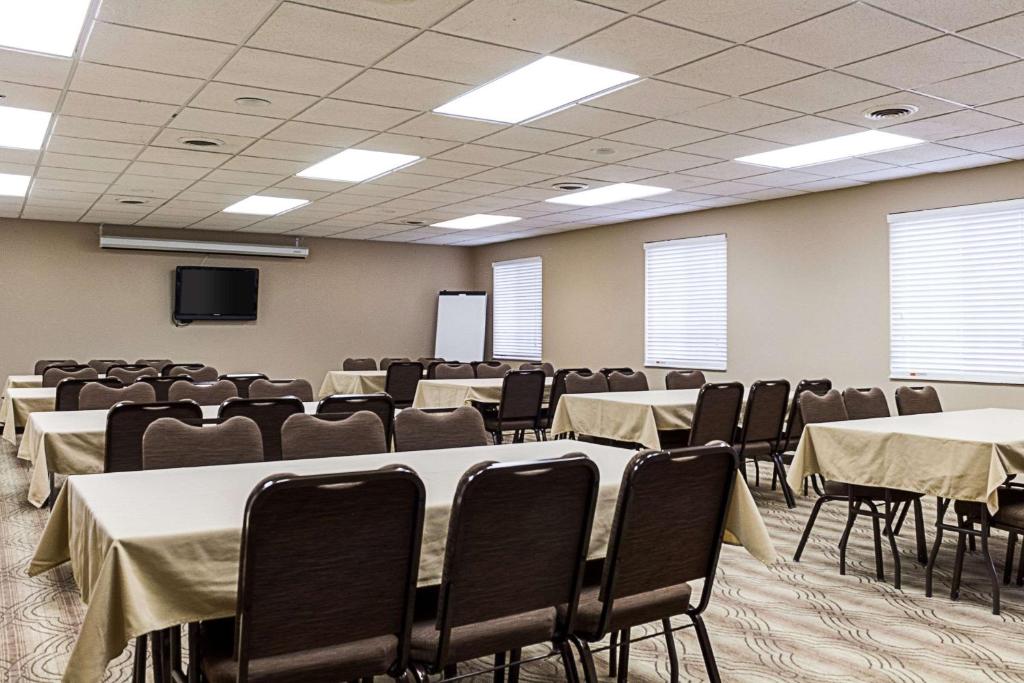 Mainstay Suites Fargo