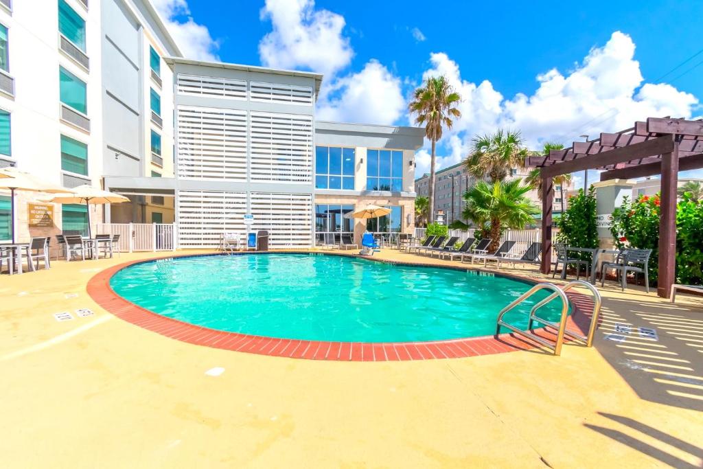 Clarion Pointe Galveston (Formerly Four Points)