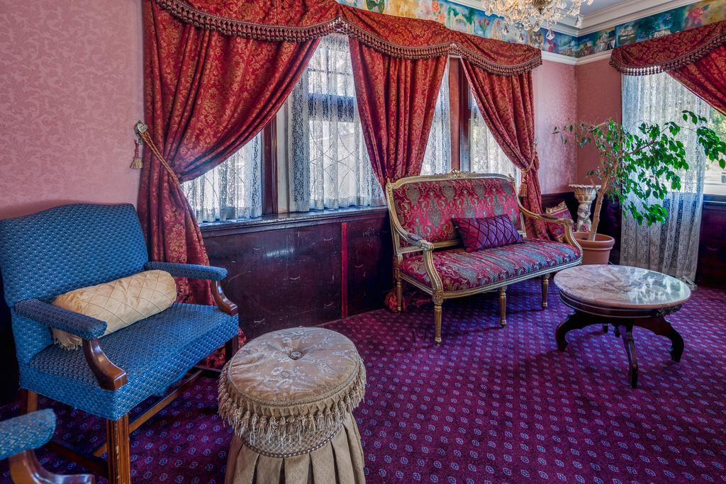 Rose Garden Inn