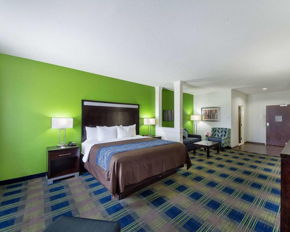 Comfort Inn & Suites Victoria North