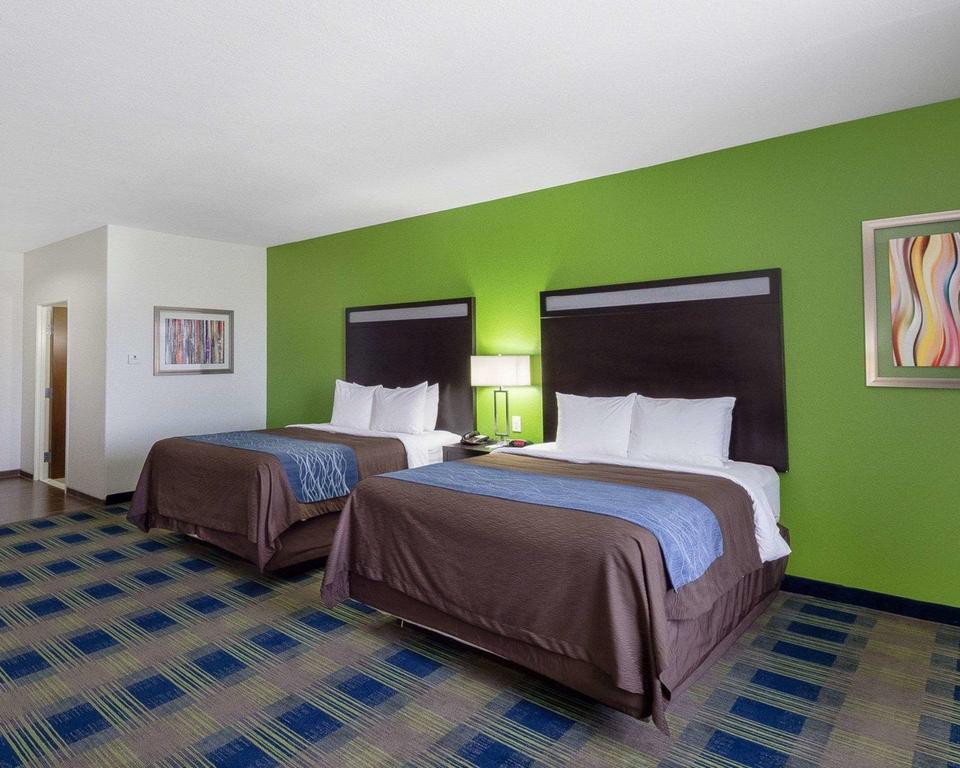 Comfort Inn & Suites Victoria North