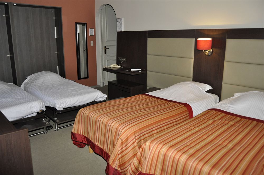 Golden Tree Hotel
