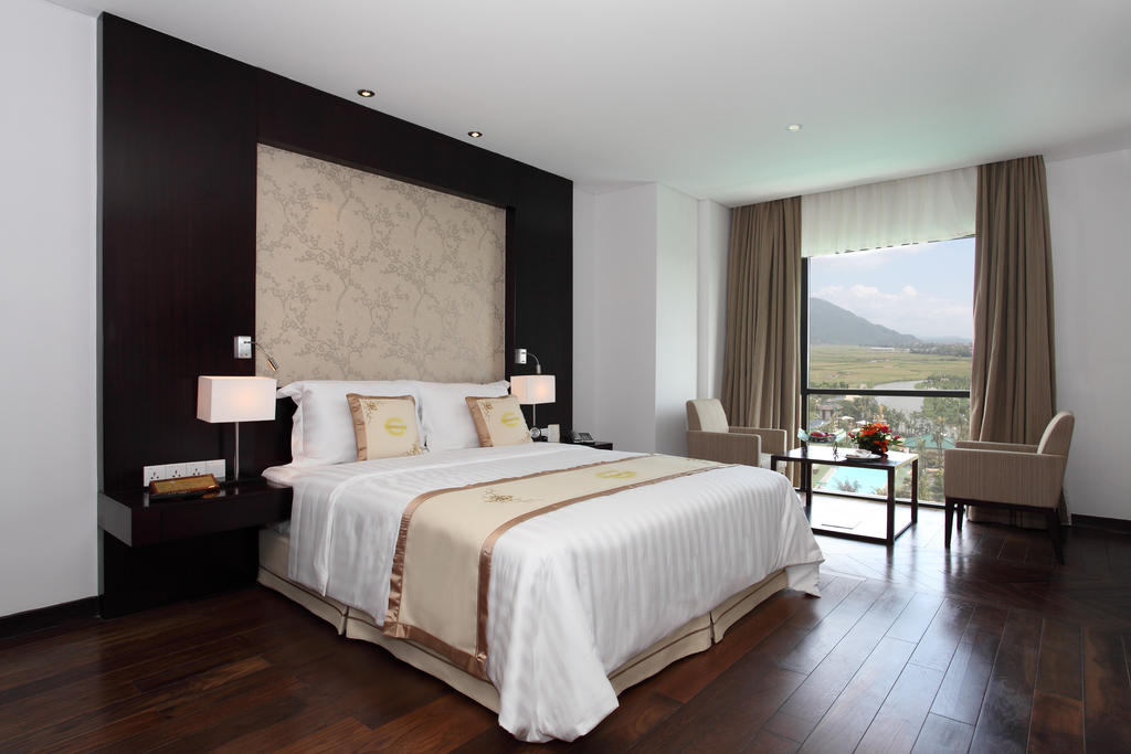 Cendeluxe Hotel - Managed by H & K Hospitality