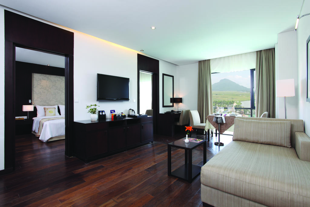 Cendeluxe Hotel - Managed by H & K Hospitality
