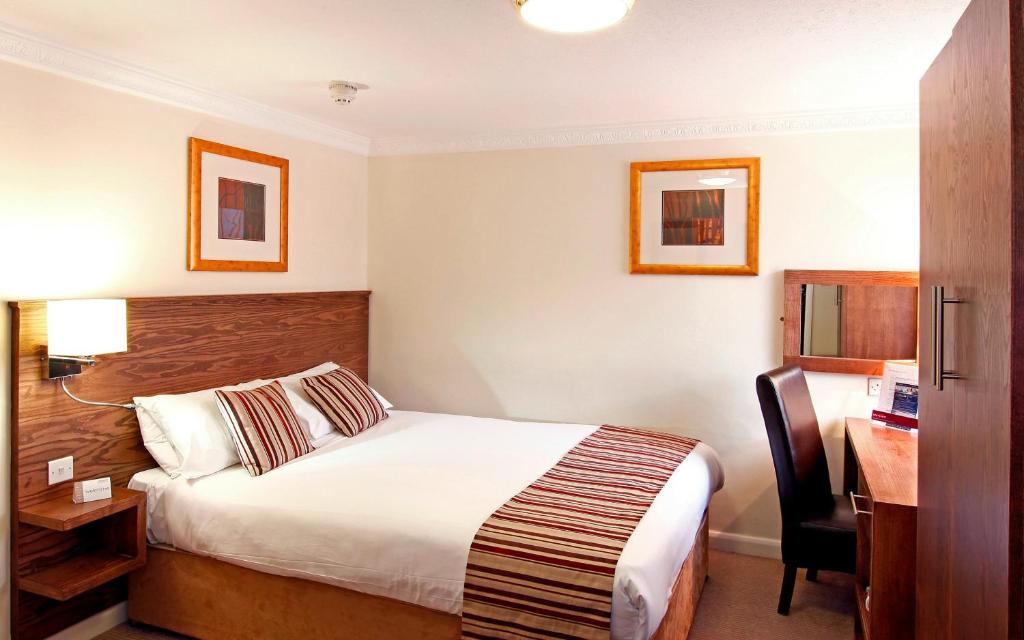 Mercure Wolverhampton Goldthorn Hotel