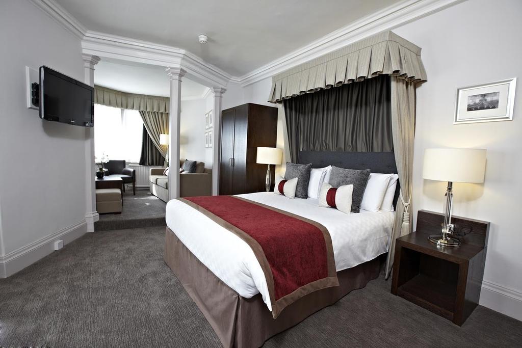 The County Hotel, Newcastle