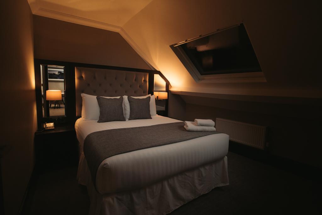 The County Hotel, Newcastle