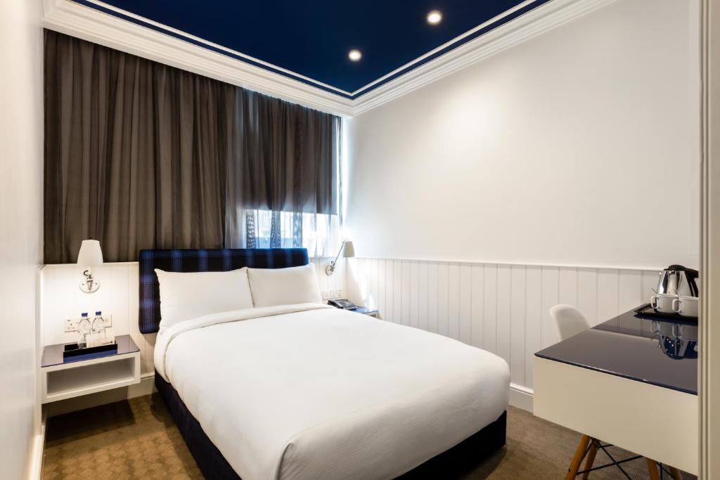 Radisson Blu Hotel, London Tottenham Court Road (Formerly Edwardian Kenilworth)