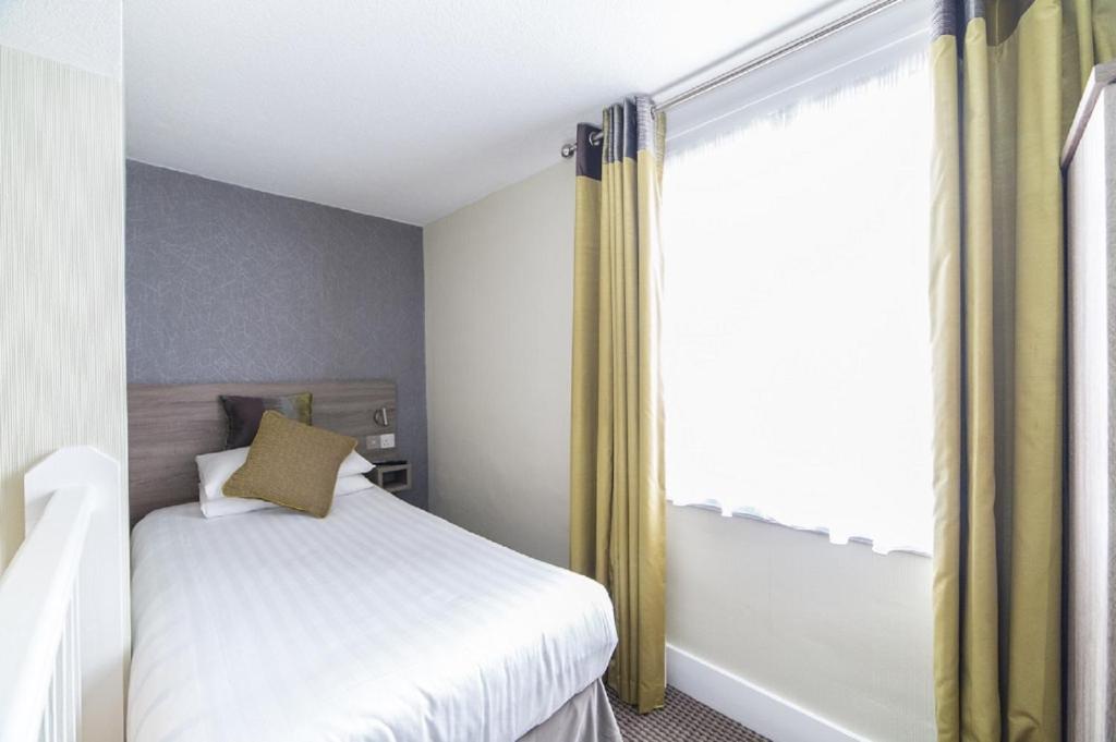 Phoenix Hotel