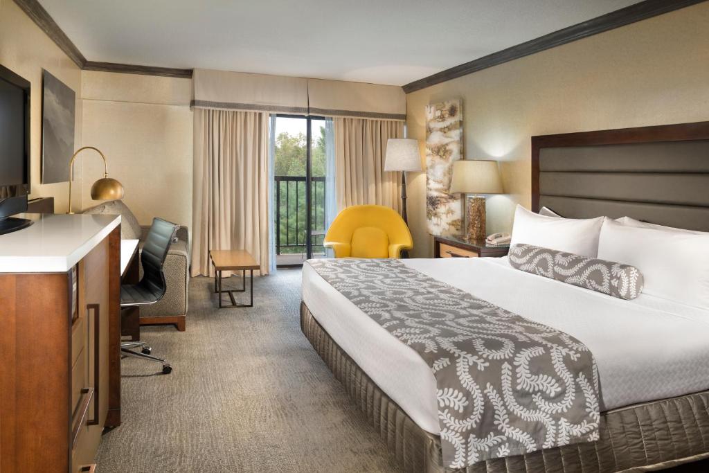 Crowne Plaza Resort Asheville