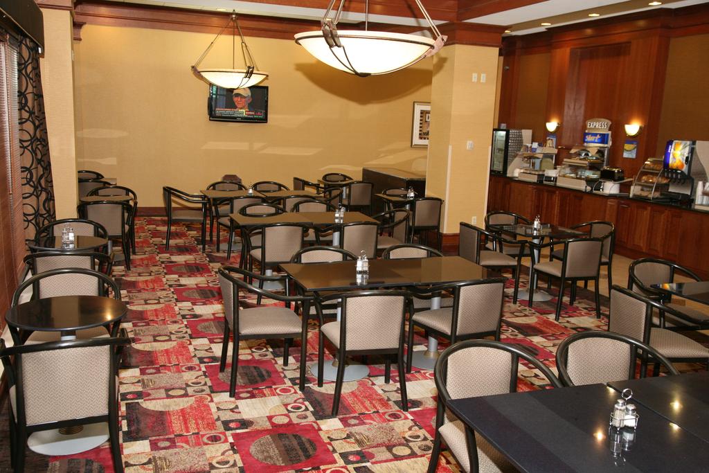 Holiday Inn Express & Suites Detroit Downtown