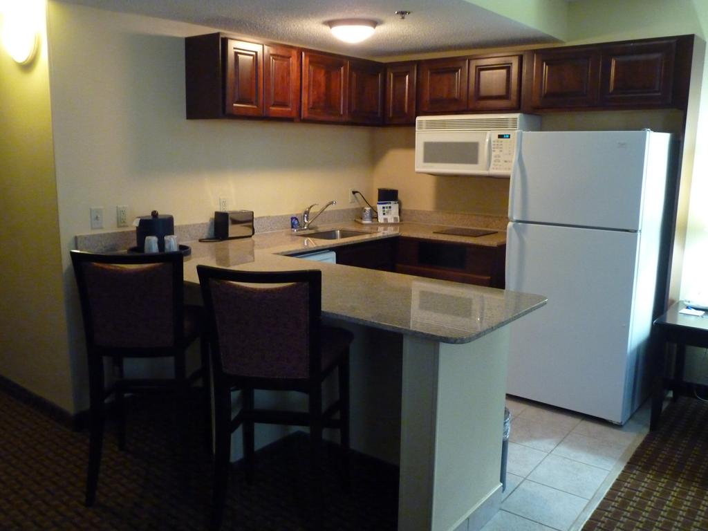 Holiday Inn Express & Suites Detroit Downtown