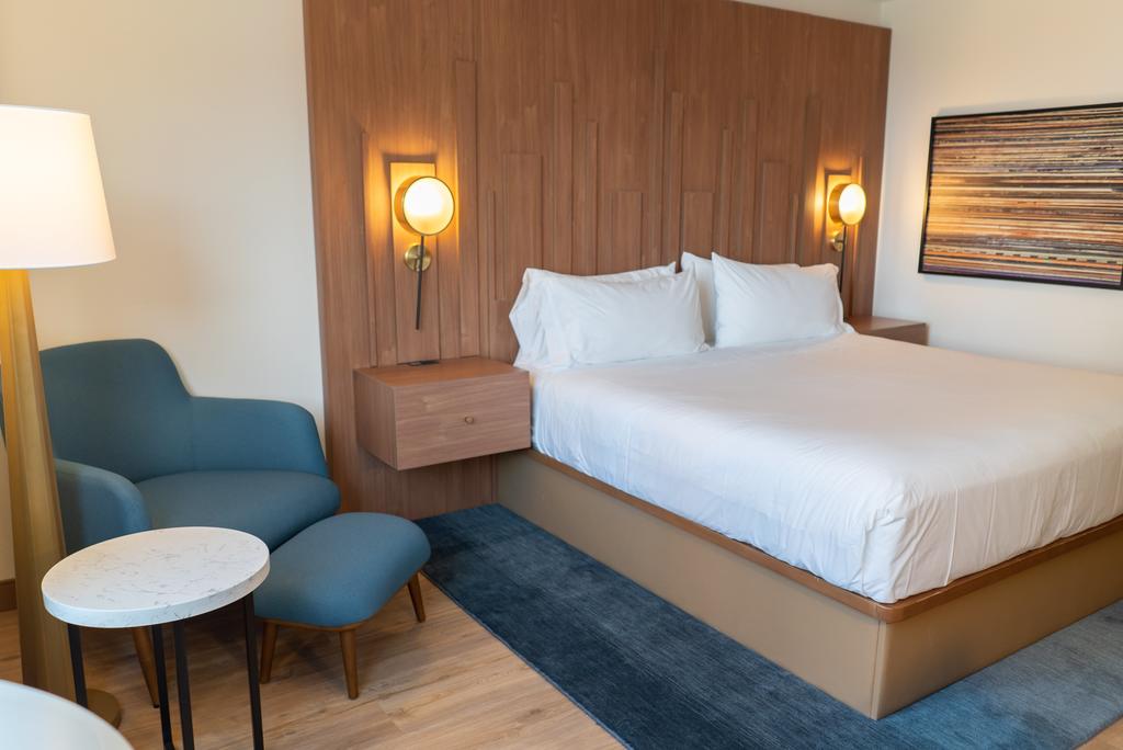 Holiday Inn Express & Suites Detroit Downtown