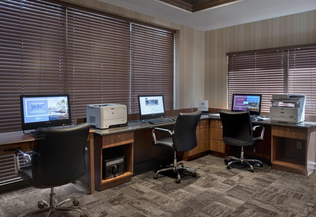 Hampton Inn Boston - Logan Airport
