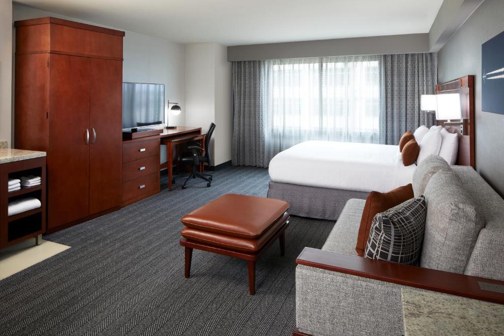 Courtyard by Marriott LAX